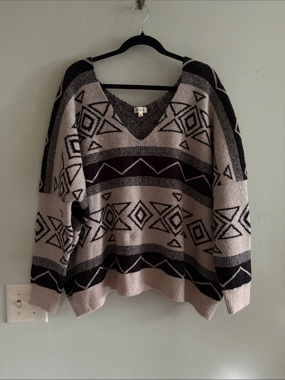 POL Neutral Beige and Black Aztec V-Neck Sweater L